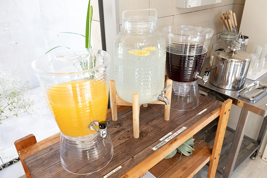 Welcome drink & sweets